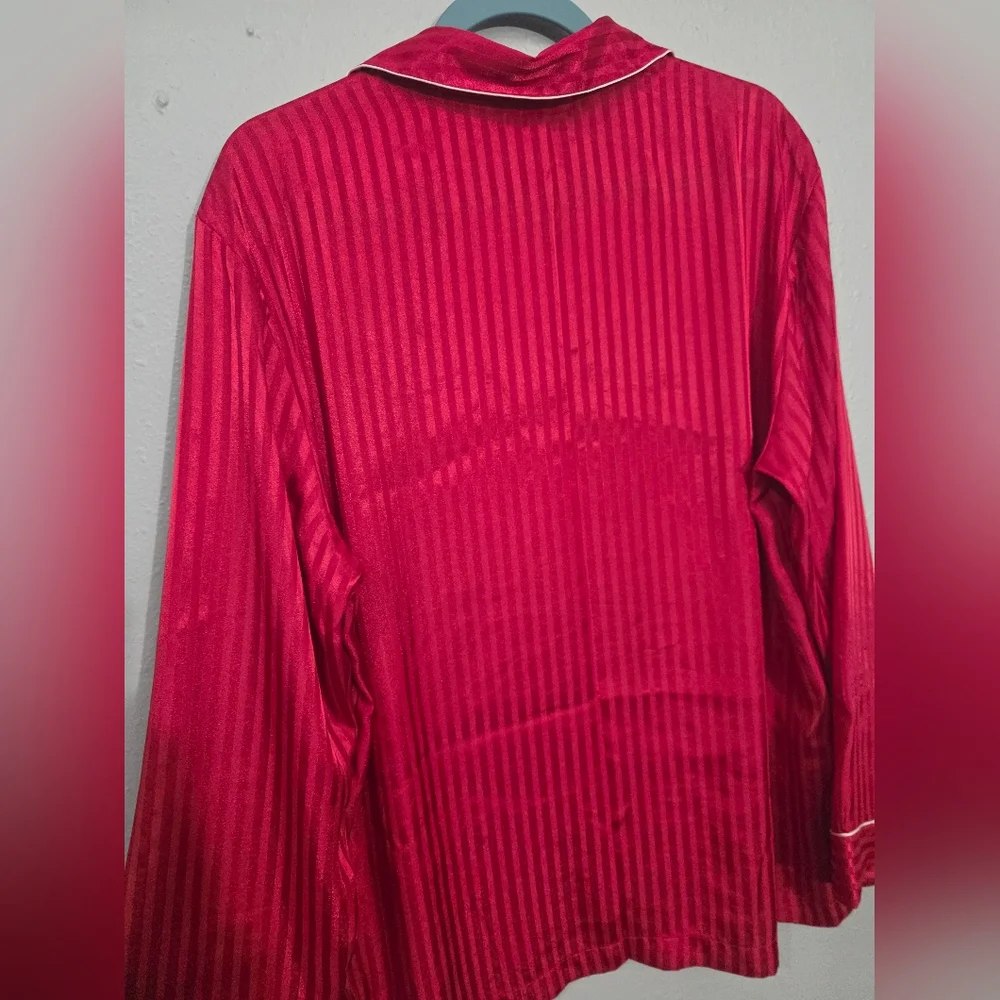 Vintage Victoria’s Secret Red Pajama Shirt Large - Picture 7 of 7